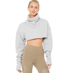 alo yoga splice long sleeve crop top in dove grey